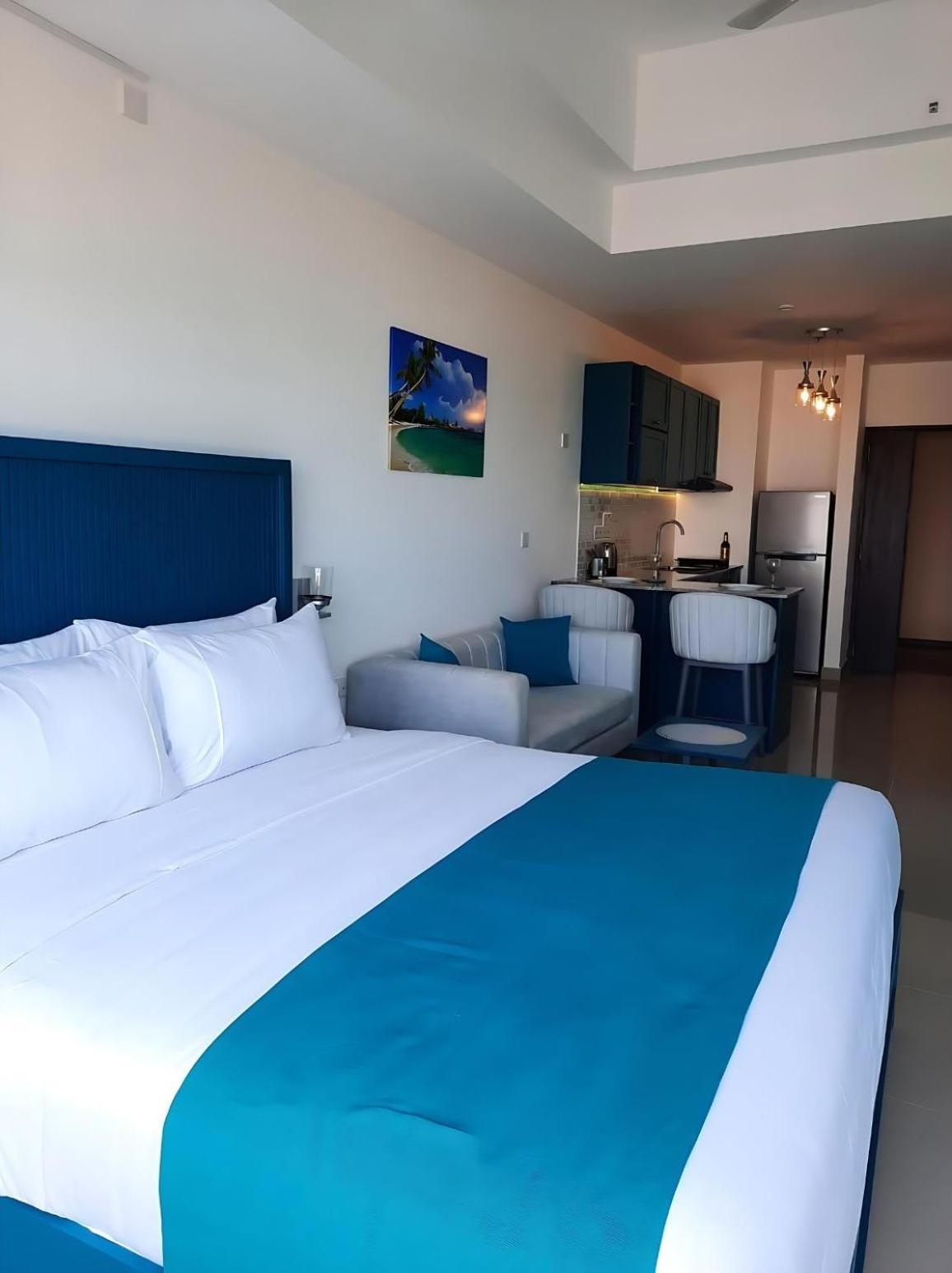 Negombo Ocean Breeze - Bliss On The Beach Luxury Apartments By Serendib Vacation Exterior photo