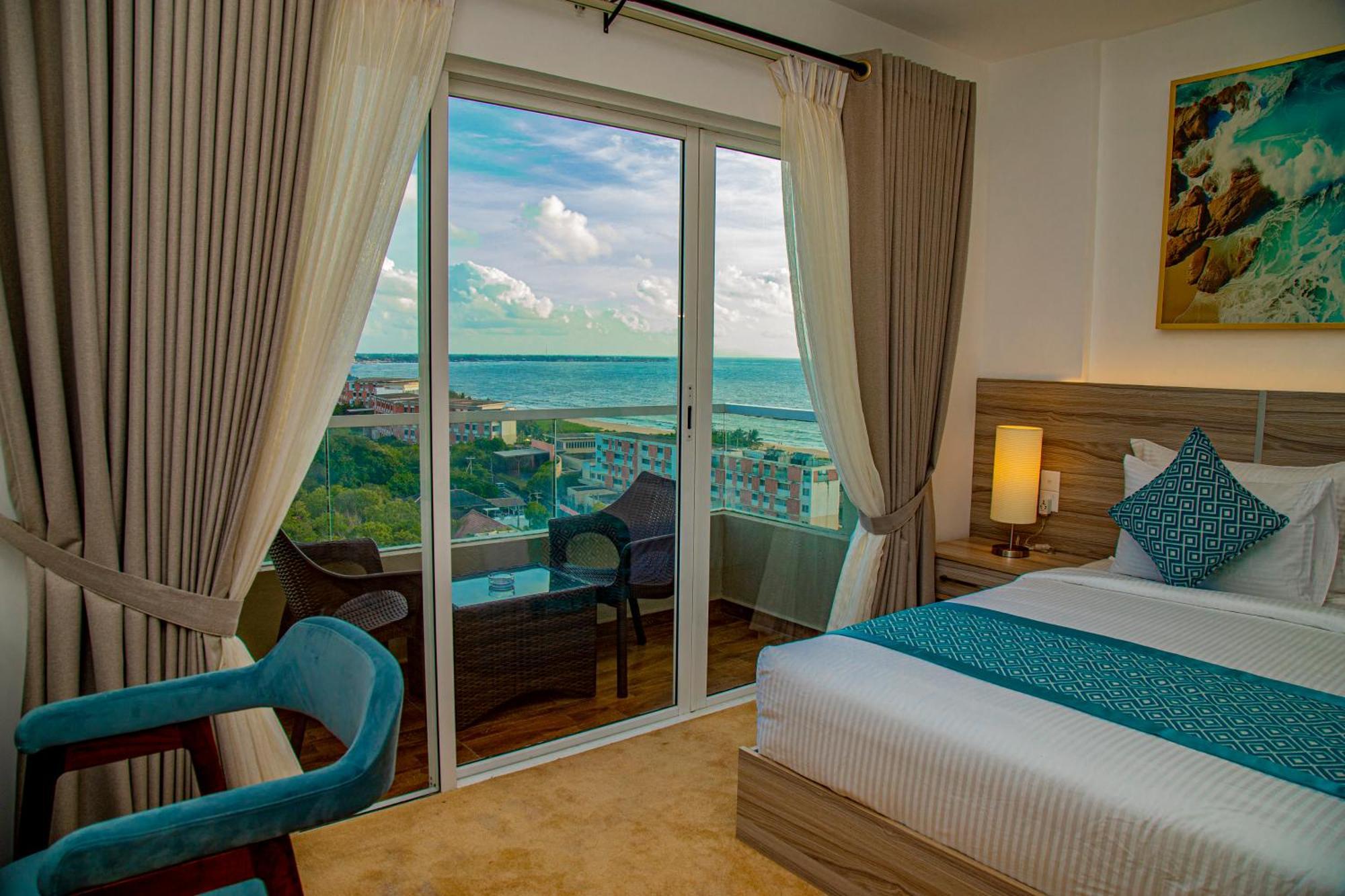Negombo Ocean Breeze - Bliss On The Beach Luxury Apartments By Serendib Vacation Exterior photo
